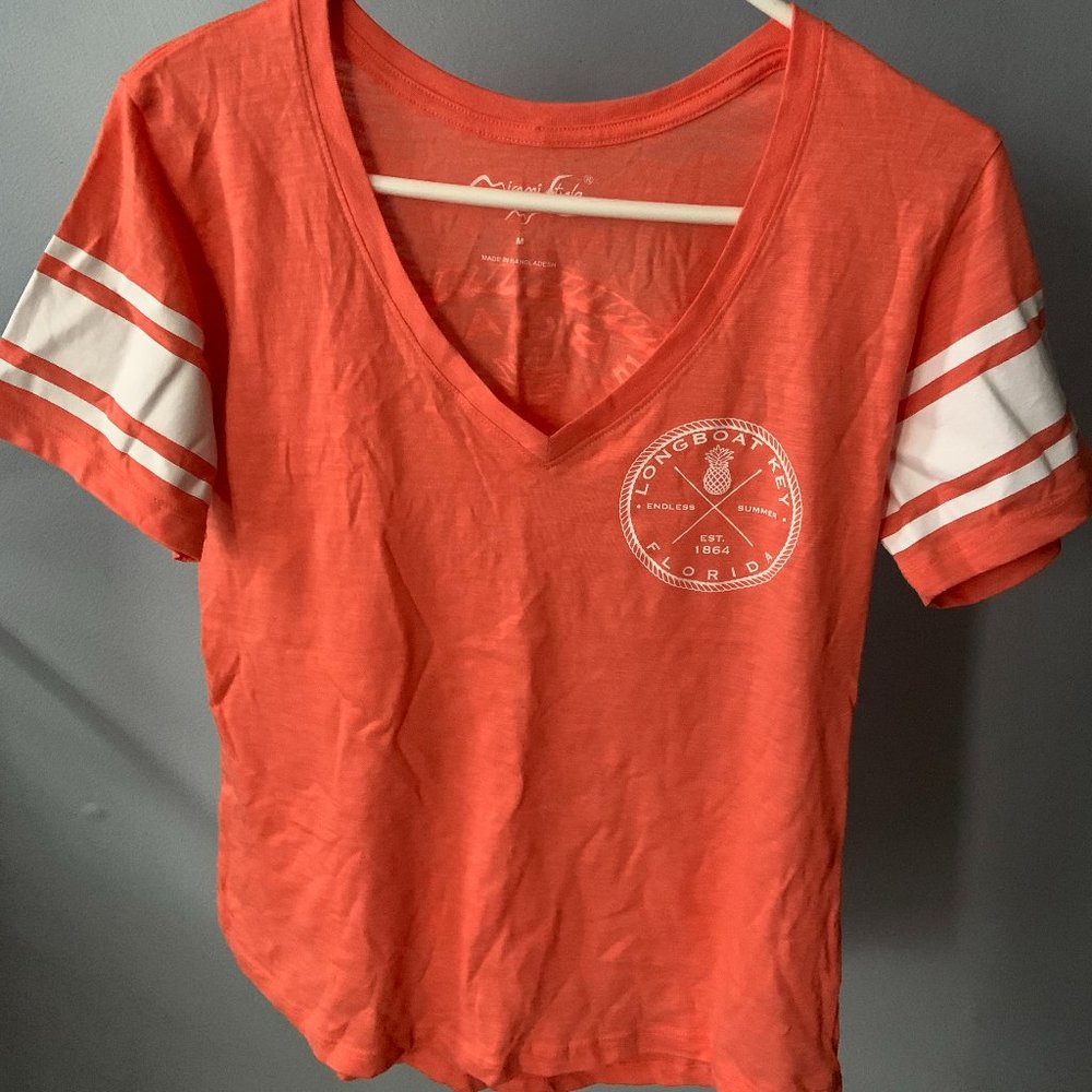 New Unworn V-neck Baseball Miami Style Tee Size M